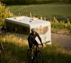 Radfahren am Zweifelberg, Kraichgau-Stromberg, Baden-Württemberg in Deutschland | © Stefan Leitner