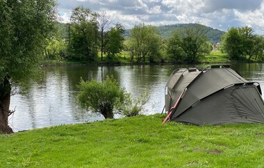 Der Azur Camping Wertheim bietet Stellplätze und Zeltplätze direkt am Main, | © Azur Freizeit GmbH