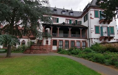 Weinheimer Schloss mit Schlosspark | © Jasmin Wolf